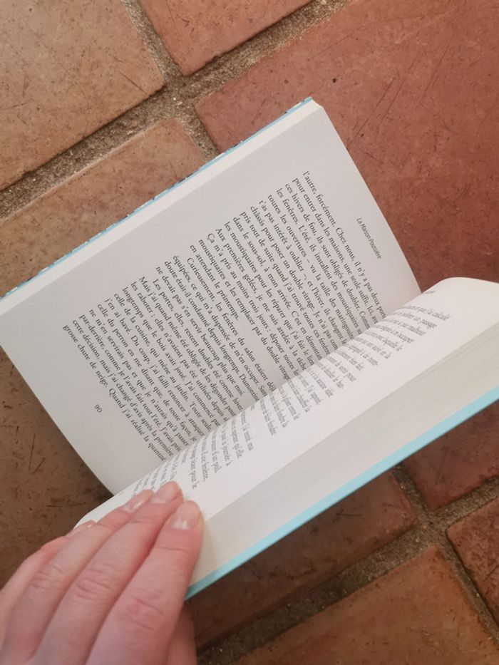 La Maison poussière, livre de Valérie Péronnet - photo numéro 2