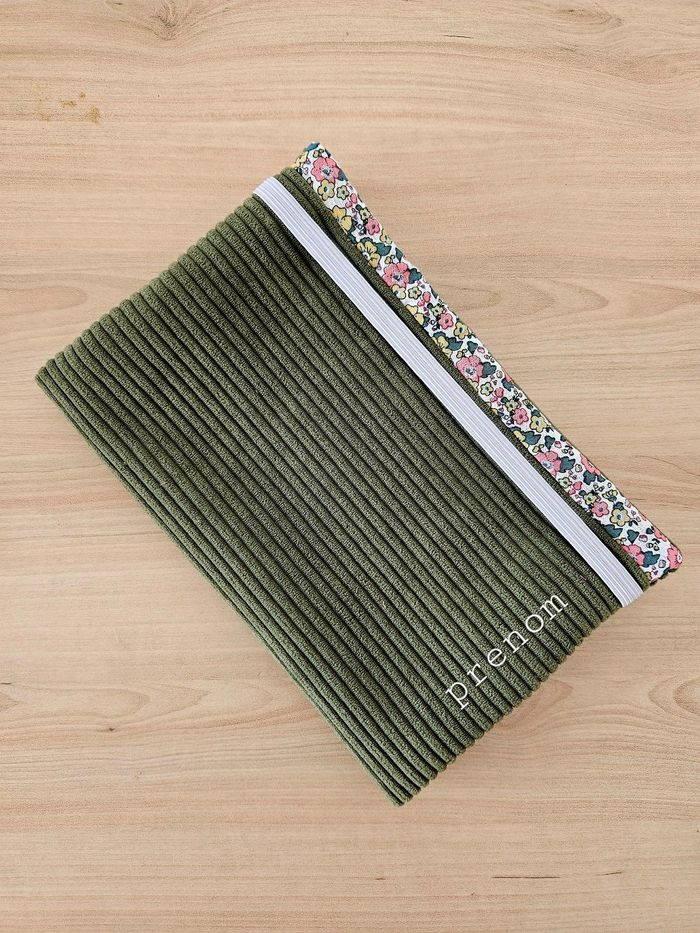 Protege carnet de santé Kaki