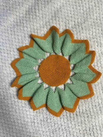 Vintage napperon fleur en laine