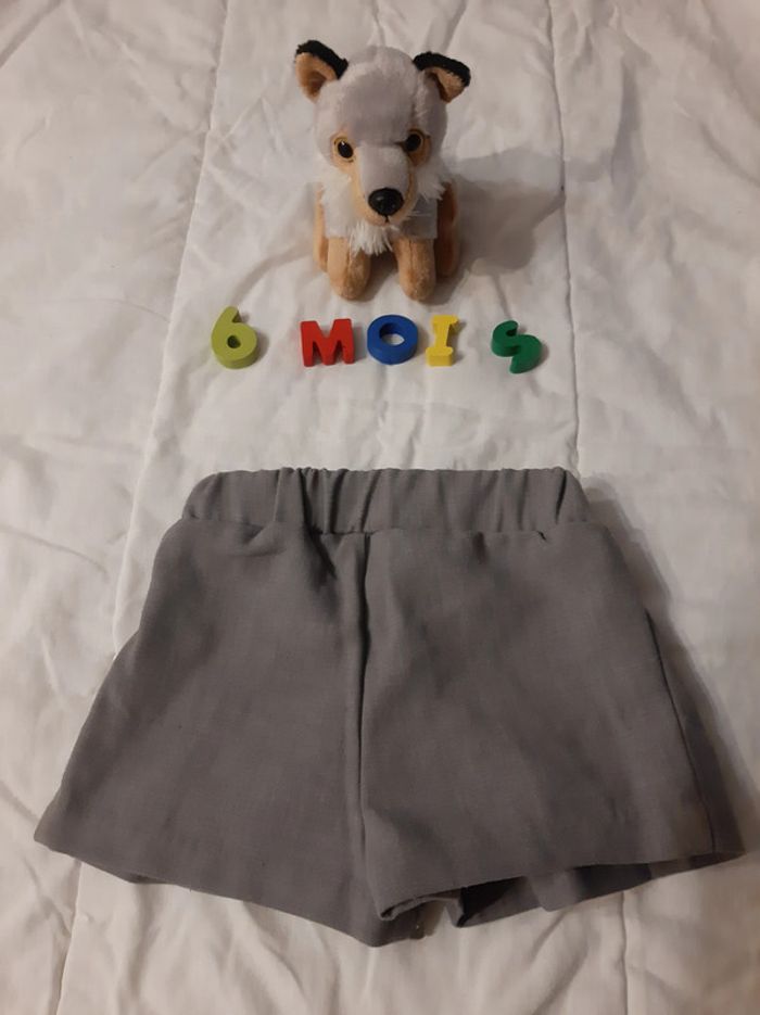 Short gris fin Kiabi et haut gris Vertbaudet - photo numéro 3