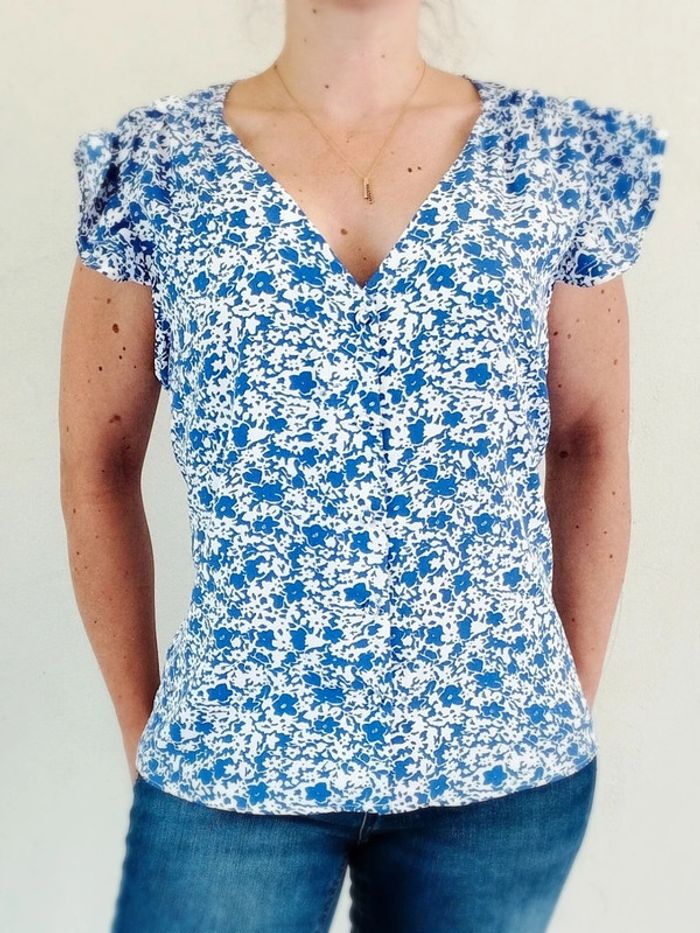 Blouse fleurie - NafNaf - 42 FR = 40 EU - Parfait État - photo numéro 2
