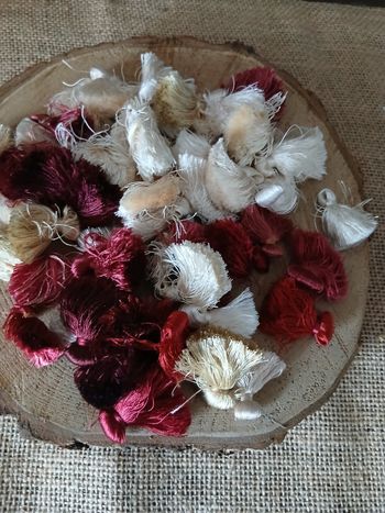 Lot de 50 glands pompons crème beige bordeaux blanc