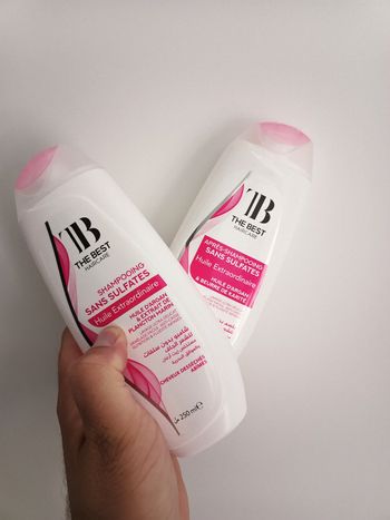 Lot de 2 bouteilles : 1 bouteille de shampoing et 1 bouteille d'après-shampooing