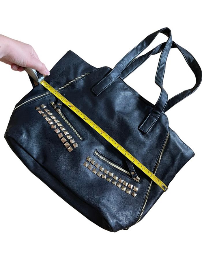 Sac noir cuir synthétique avec clous dorés très bon état - photo numéro 7