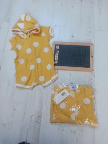 Lot 2 combinaisons / taille 6 mois / neuf