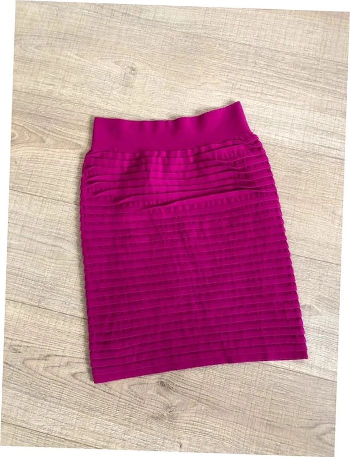 Jupe moulante élastique rose fuschia taille S/M jamais portée - photo numéro 11