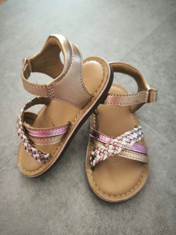 Okaïdi sandales pointure 23