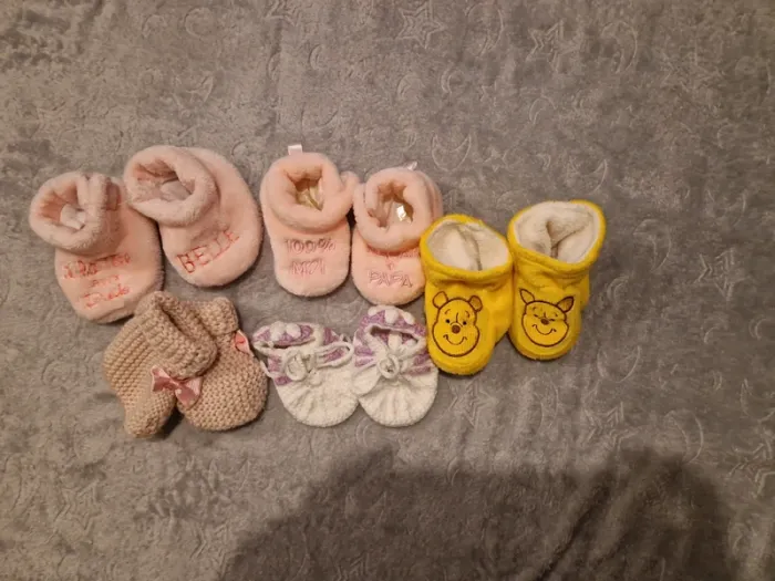 Lot chaussons bébé