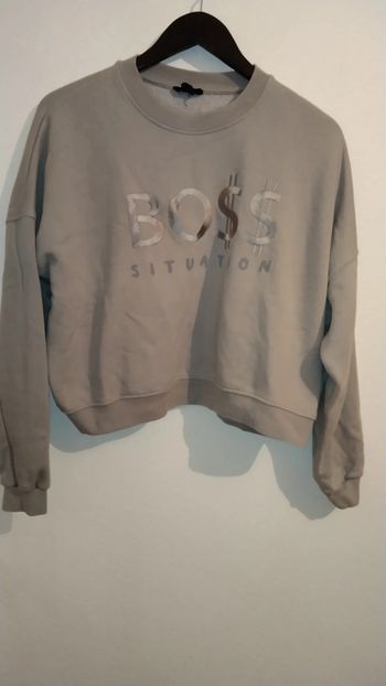 pull sweat gris jennyfer Boss situation taille S M