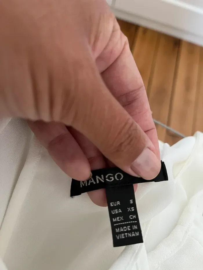 Robe blanche Mango neuve avec étiquette détails dentelle - photo numéro 3