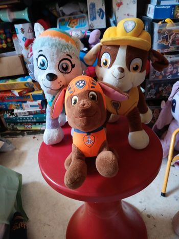 Lot peluches pat patrouille manque la truffe à Zuma pas de vinted go