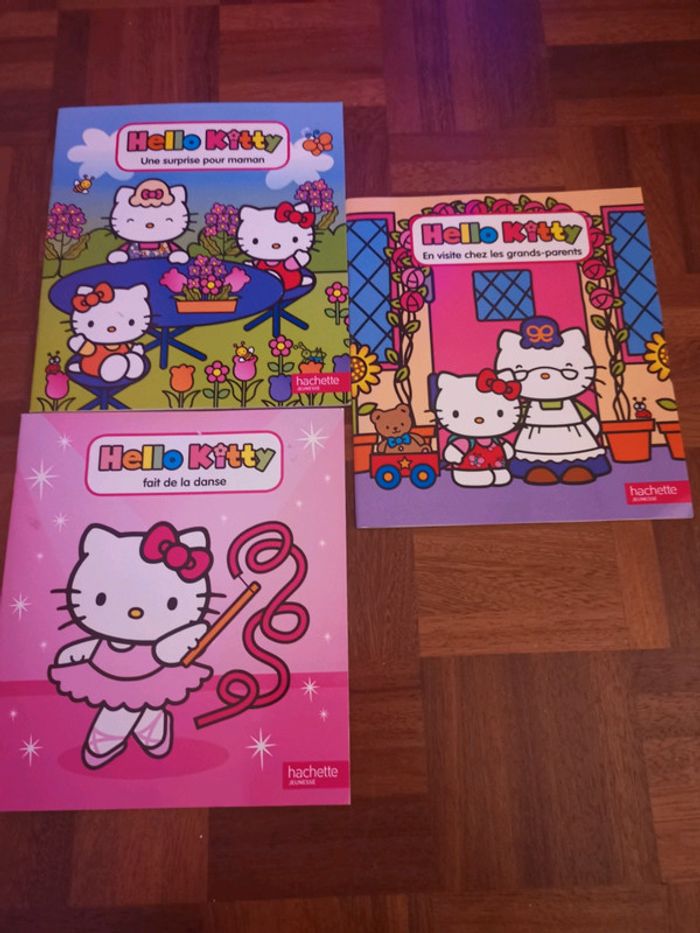 3 livres hello kitty