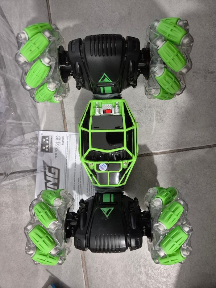 Voiture 4x4 télécommandée Drifting Speedy - Véhicule téléguidé cascades & course pilotage intuitif à la main, Neuf - photo numéro 8