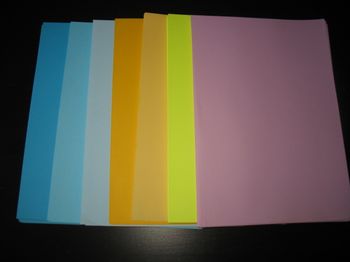 LOT DE 273 FEUILLES A4 - DIVERSES COULEURS - 80 GR - n°33