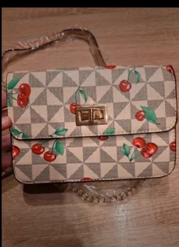 Petit sac cerise 🍒