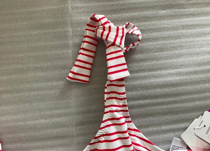 Haut maillot rouge et blanc Freya neuf - photo numéro 4