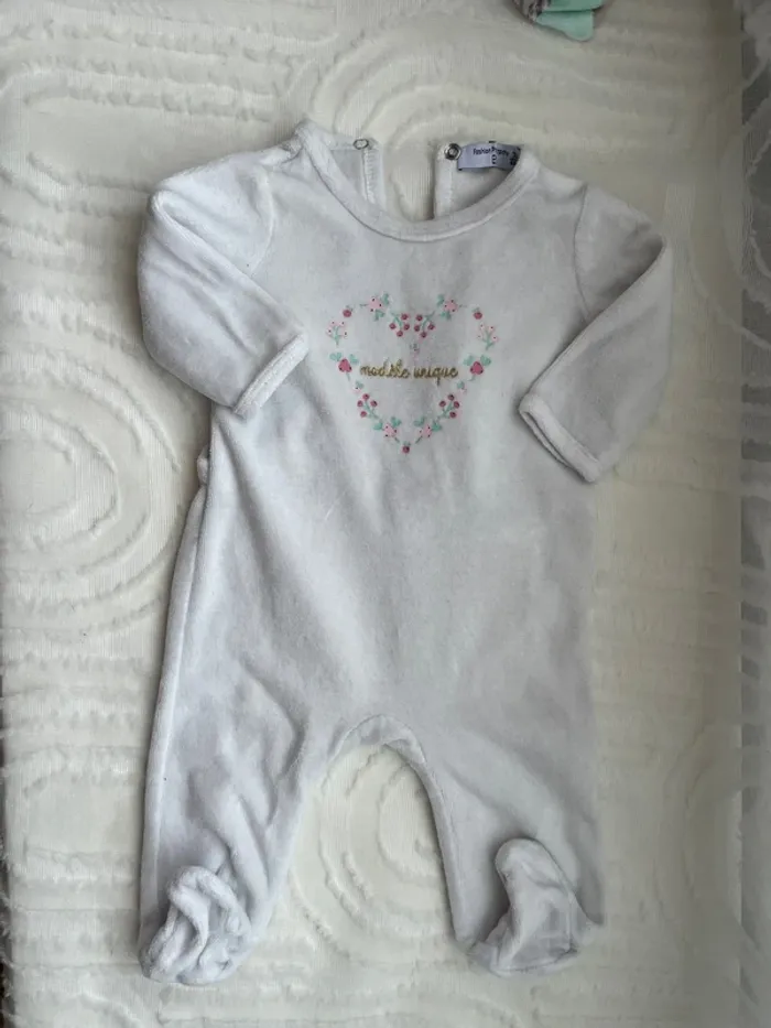 pyjama 3 mois modèle unique