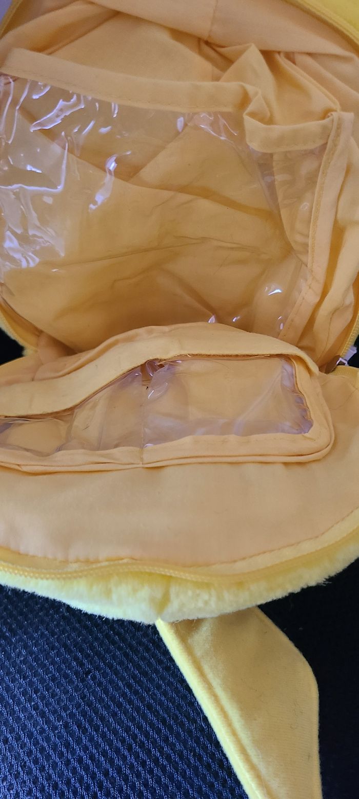 Peluche pikachu range console Nintendo ds ou autre - photo numéro 2