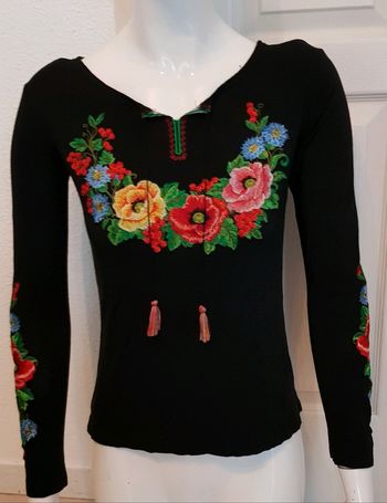 Tee-shirt manches longues, brodé fleurie