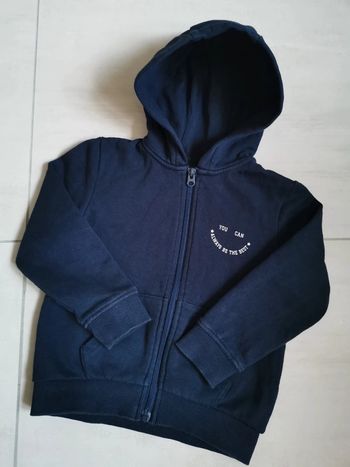 Gilet à capuche manches longues