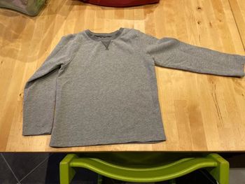 Pull gris léger 8 ans