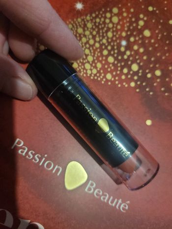 Rouge à lévres rose pale Passion Beauté neuf!