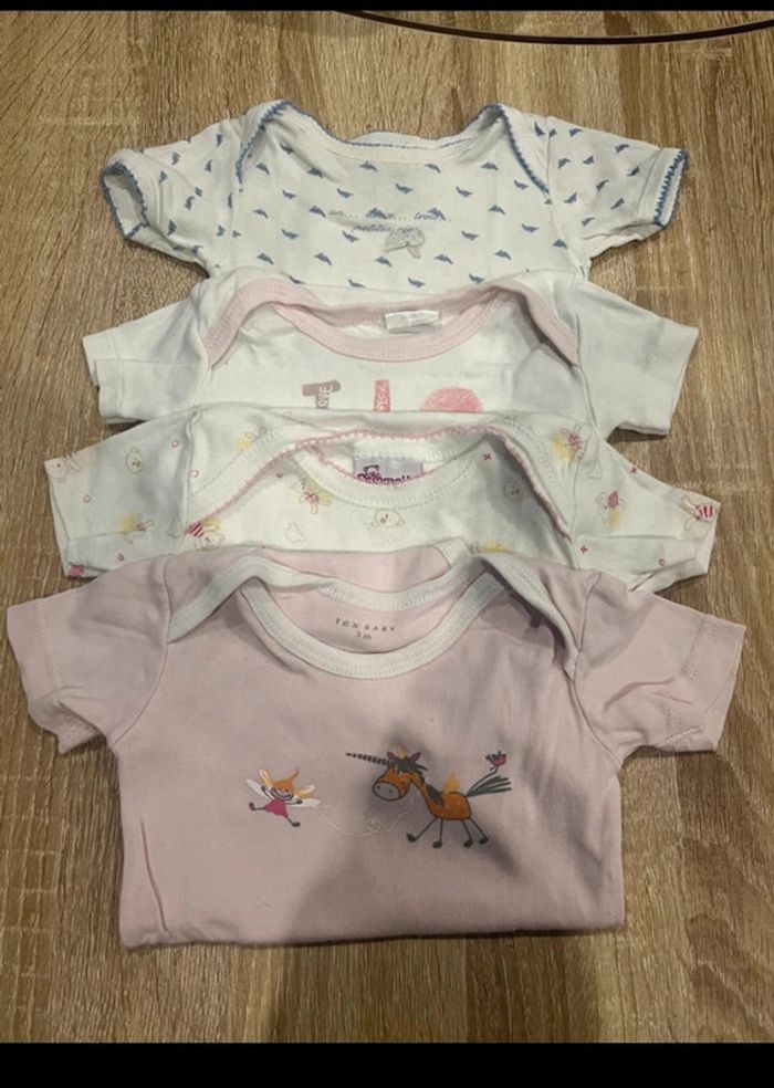 Lot body MC bébé fille 3 mois