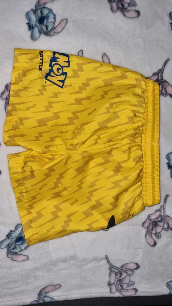 Short de bain pikachu 6 ans en très bon état - photo numéro 4
