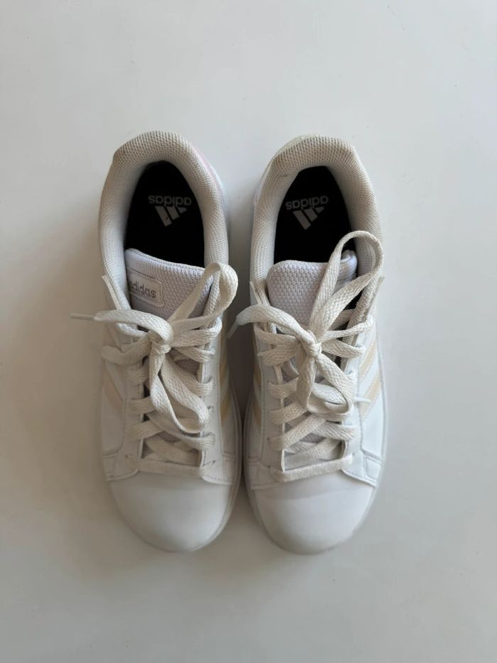 Baskets Adidas blanches taille 36 – Très bon état - photo numéro 6