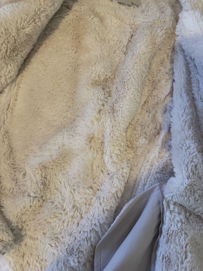 Veste très douce et chaude pull & bear - photo numéro 3