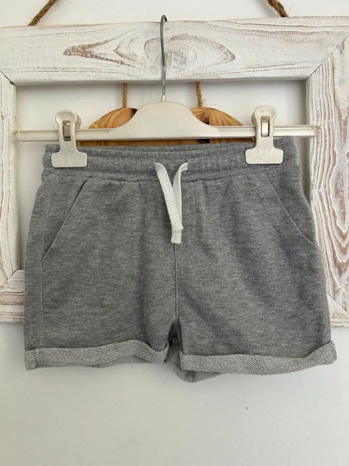 Short gris fille 8 ans