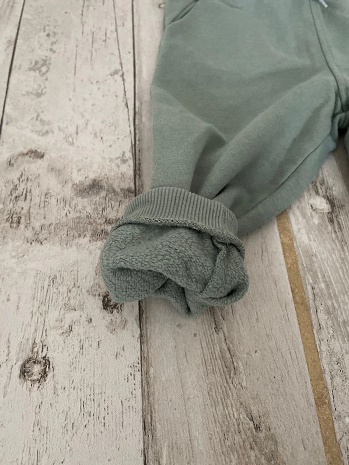 Très joli jogging hiver garçon 24 mois - photo numéro 2