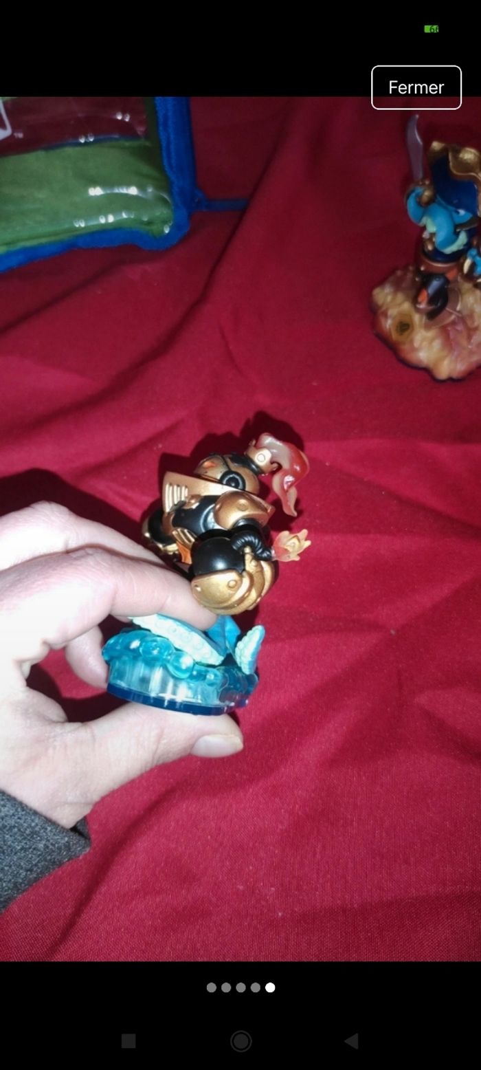 Figurine Skylanders 
j11 - photo numéro 2