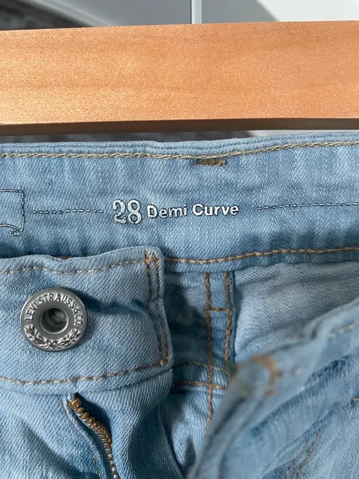 💙🤍Jean Levi’s skinny bleu clair – Taille 28 équiv. 38 🤍💙 En très bon état - photo numéro 4