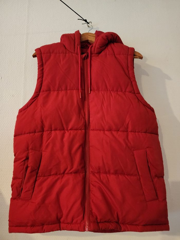 Doudoune rouge sans manche pour homme