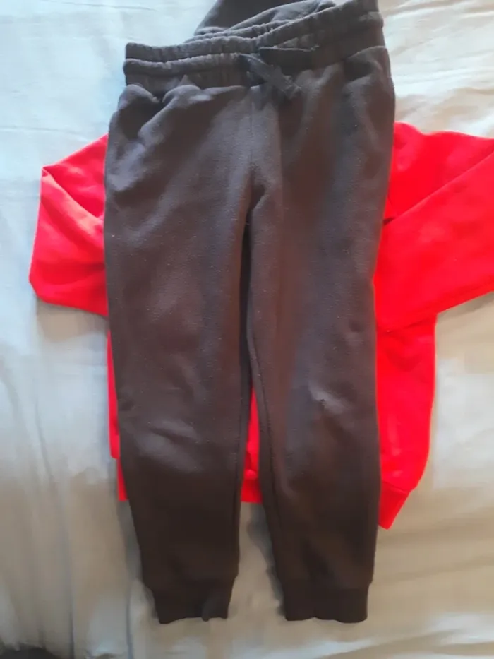 Ensemble jogging primigi 8 ans - photo numéro 3