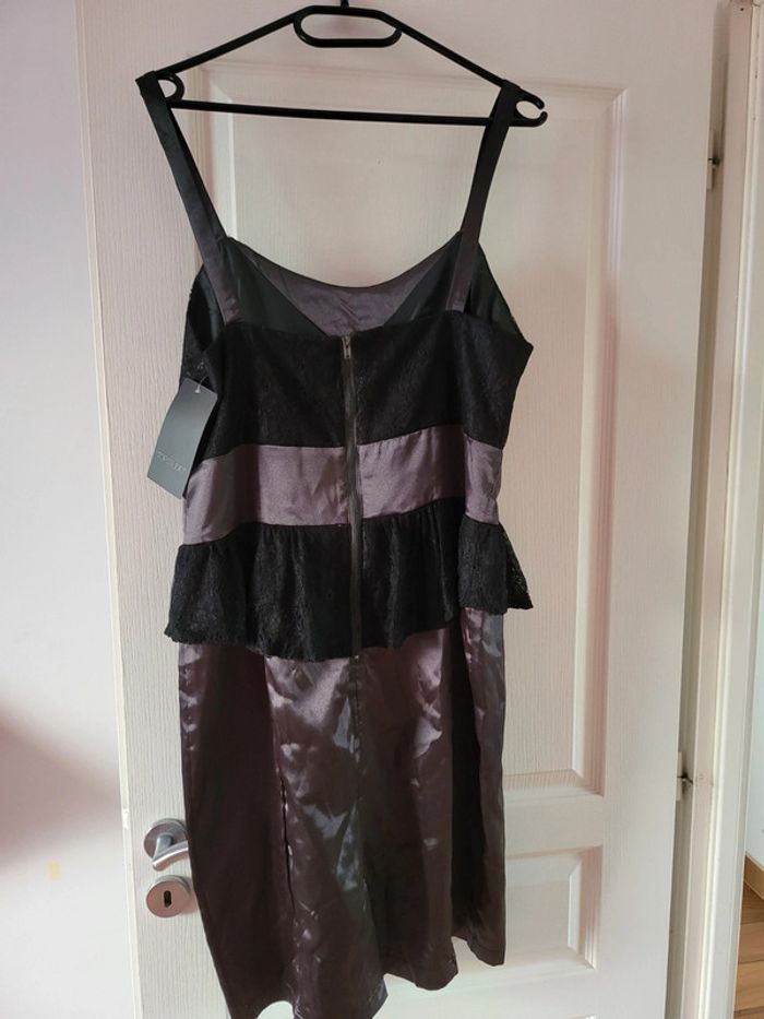 Robe neuve taille 46 - photo numéro 2