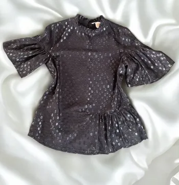 magnifique blouse noire transparente manches courtes à volants à pois S