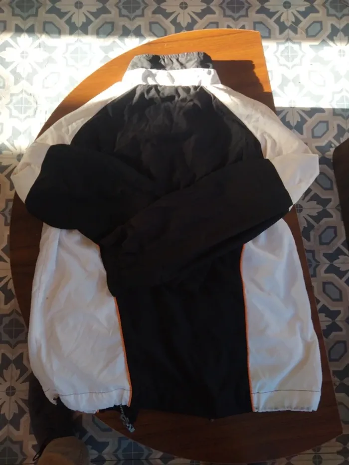 Veste Asics taille S - photo numéro 7