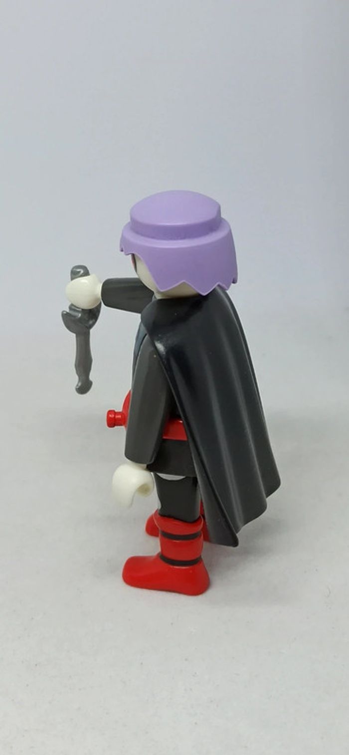 Homme fantôme zombie cheveux violets avec arme et cape noire playmobil - photo numéro 3