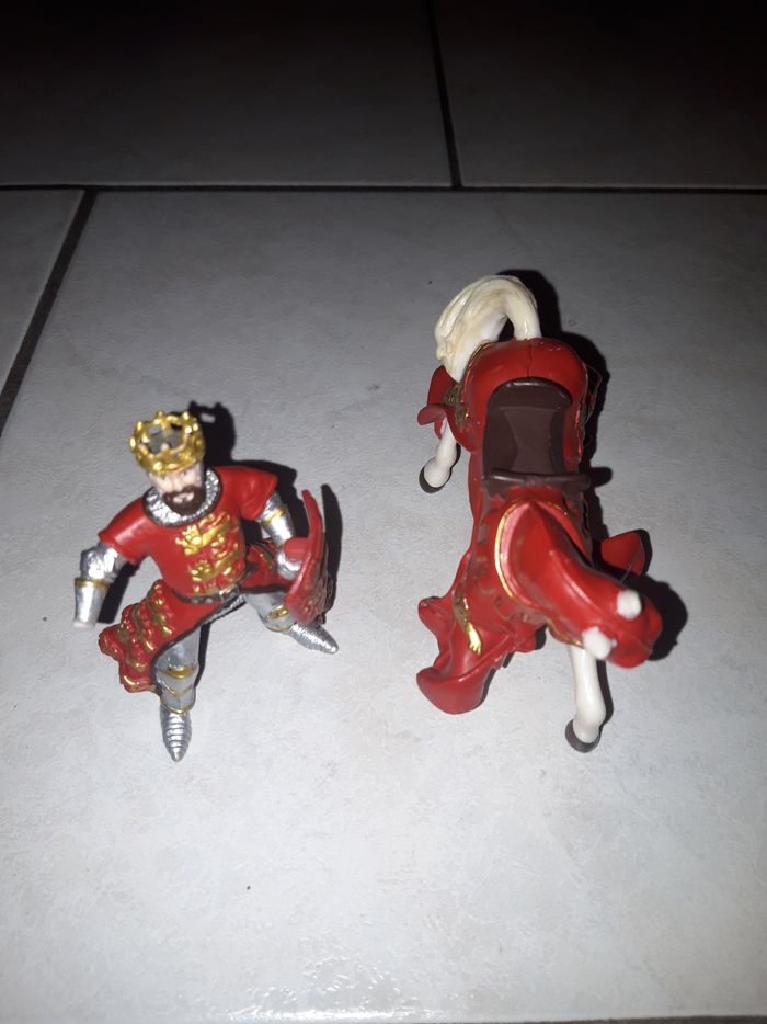 Chevalier avec son cheval - photo numéro 2
