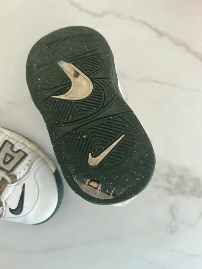 Basket Nike taille 27 - photo numéro 2