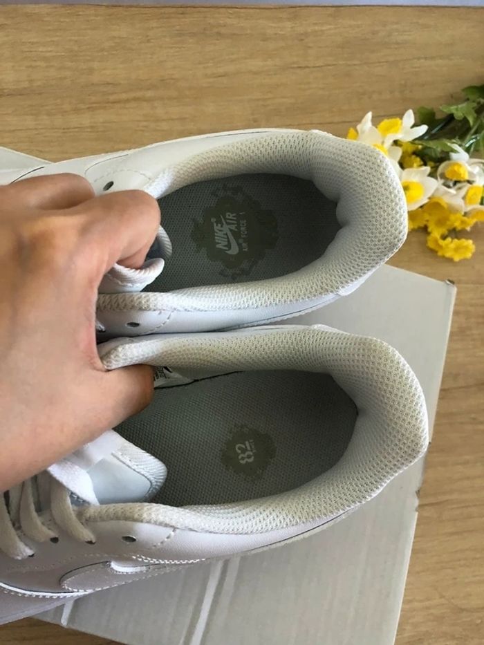 Nike Air Force 1 Low '07  Taille 40 - photo numéro 5