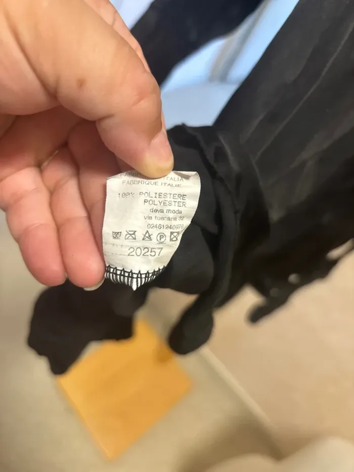 Robe  asymétrique noire taille  36 sans étiquette de taille - photo numéro 4