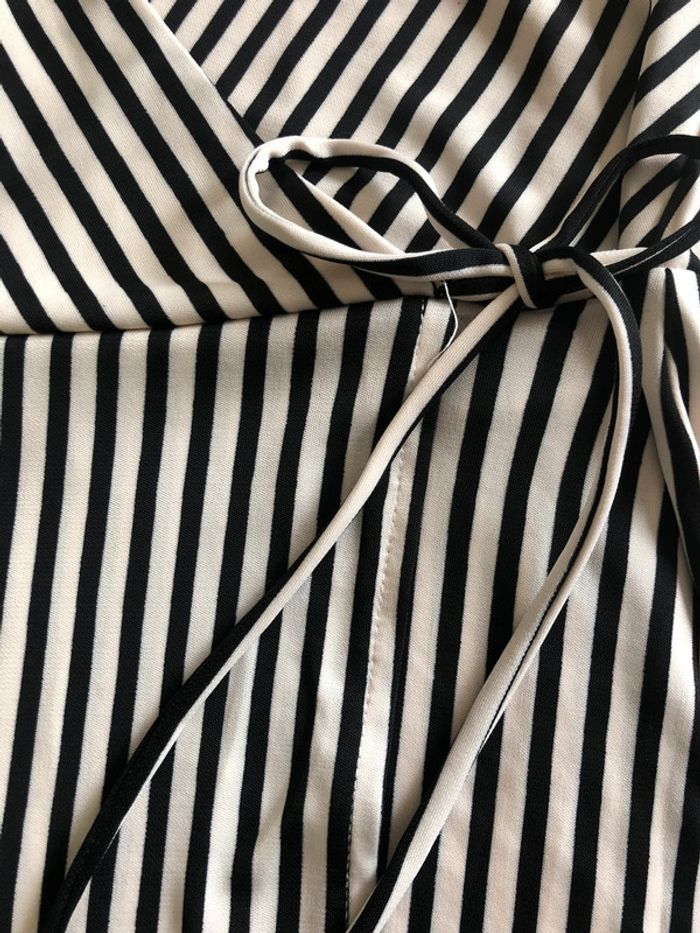 Robe portefeuille beige noire - H&M - photo numéro 3