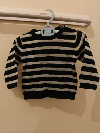 Petit pull 6 mois