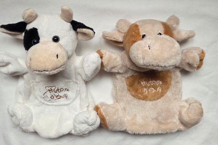 Lot de 2 doudous marionnettes vache - Histoire d'ours