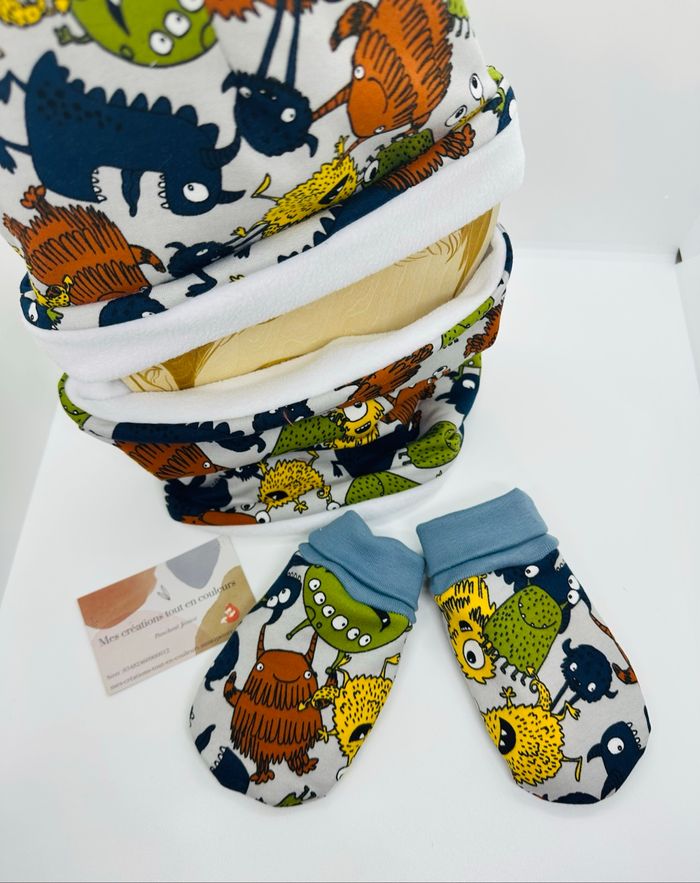Ensemble bonnet , snood et moufles - photo numéro 2