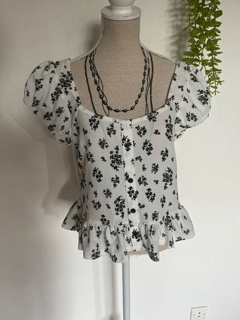 Très beau tee shirt court à courte manche femme