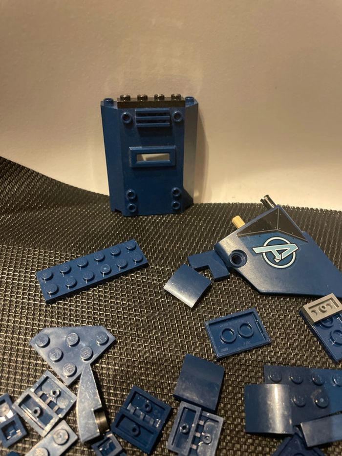 Lego petit lot vrac Avengers 76126 le quinjet bleu foncé et autre officiel Marvel. - photo numéro 4